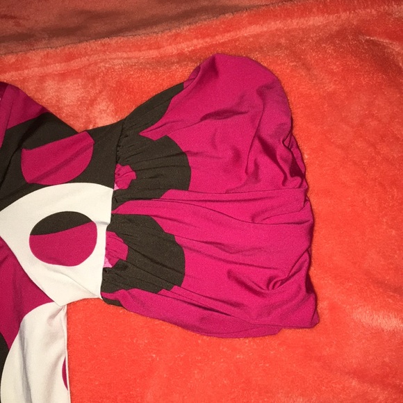 Hype 👗 With Circles ⭕️ - Picture 3 of 5